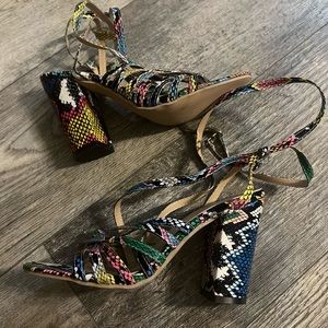Multicolored strappy heeled sandals. The print almost seems snake-like, size 8